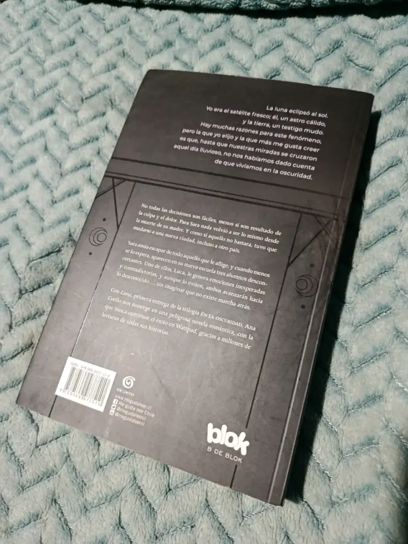 Libro 'Luna' de Ana Coello - En la Oscuridad - 3
