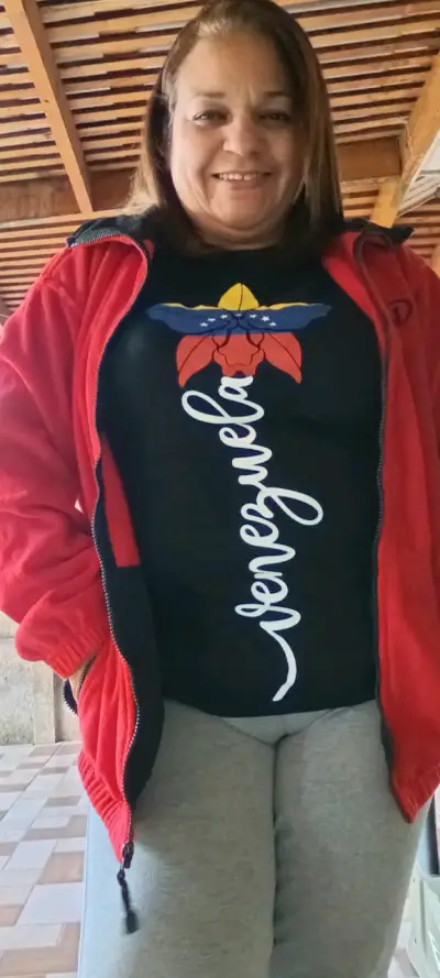 Polera negra con diseño Venezuela - miniatura 4