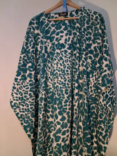 Vestido largo estampado animal print verde - miniatura 1