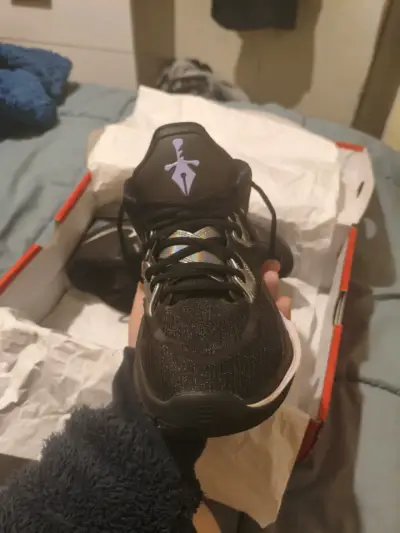 Zapatillas deportivas negras Nike Kyrie - miniatura 1