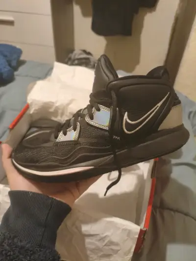 Zapatillas deportivas negras Nike Kyrie - miniatura 3