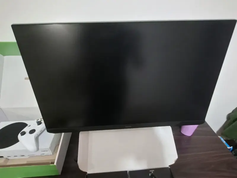 Consola de videojuegos con monitor y teclado - 2
