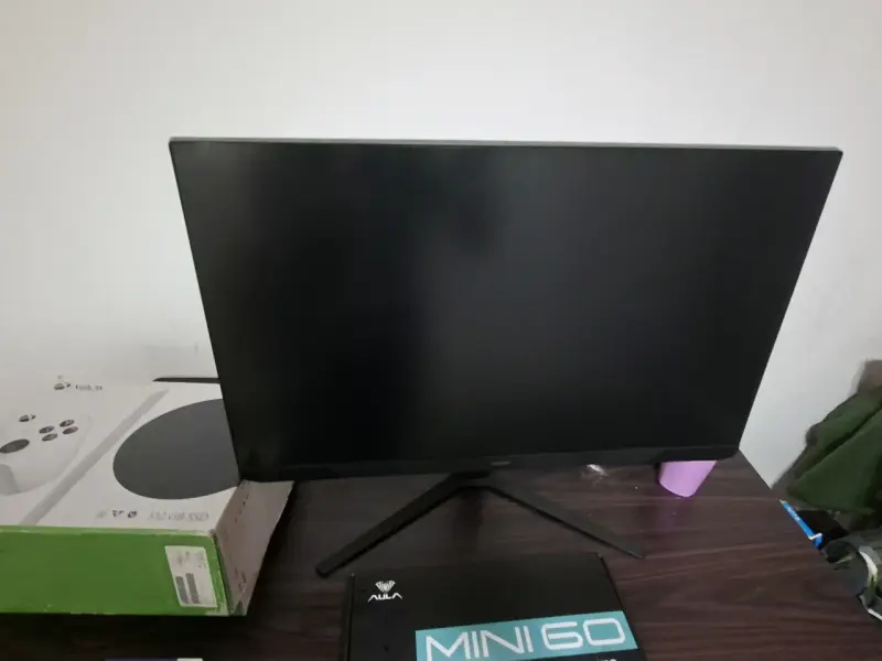 Consola de videojuegos con monitor y teclado - 3