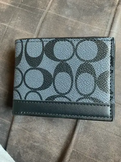 Billetera de cuero con diseño estampado - miniatura 3