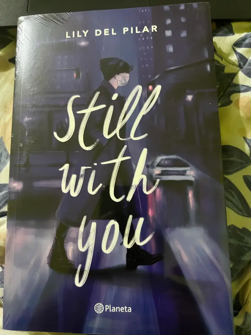Libro 'Still With You' de Lily Del Pilar