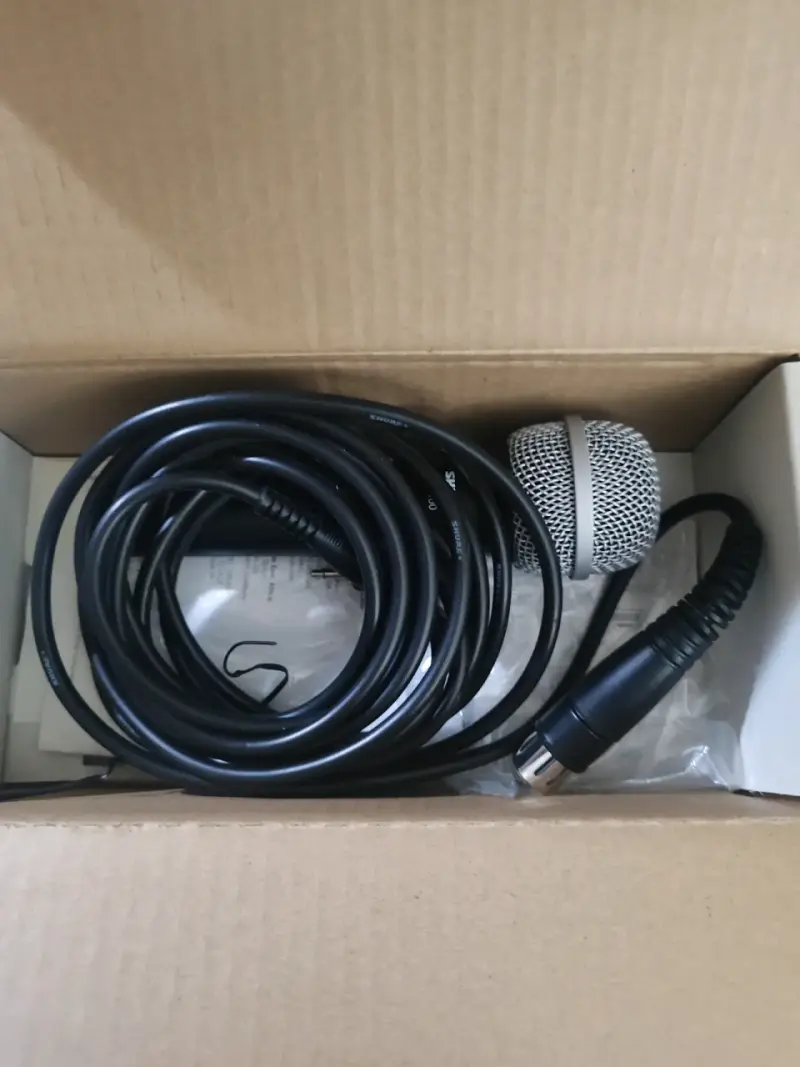 Micrófono Dinámico Multipropósito Shure SV100 - 3