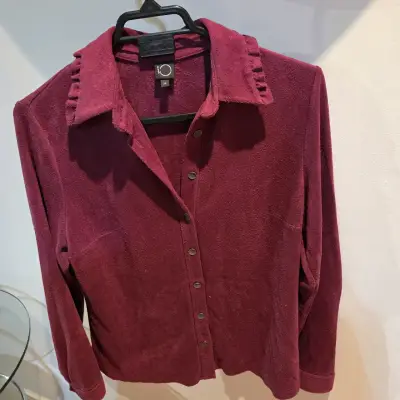 Blusa de terciopelo burdeos con botones - miniatura 1