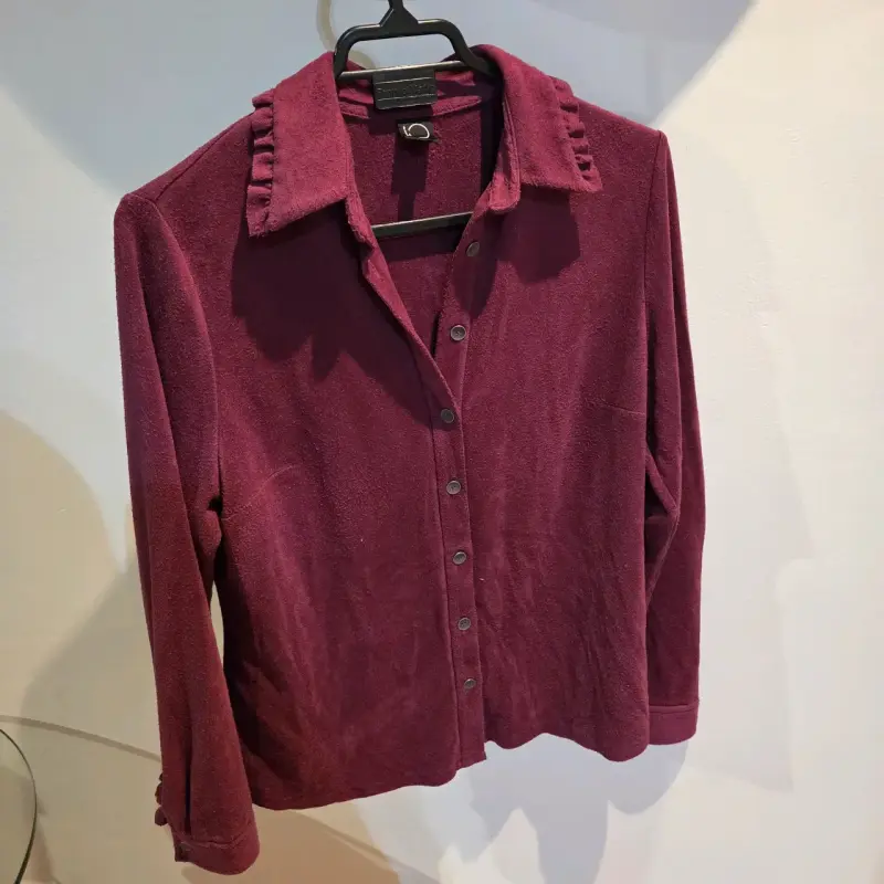 Blusa de terciopelo burdeos con botones - 2