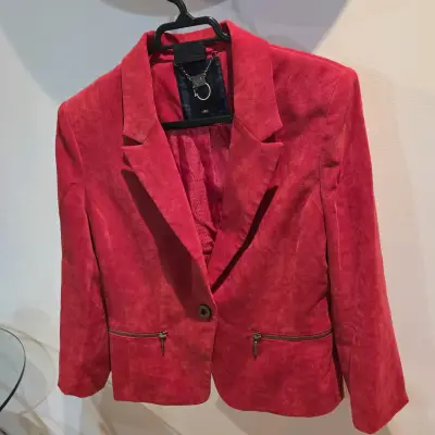 Blazer rojo de mujer con bolsillos - miniatura 2