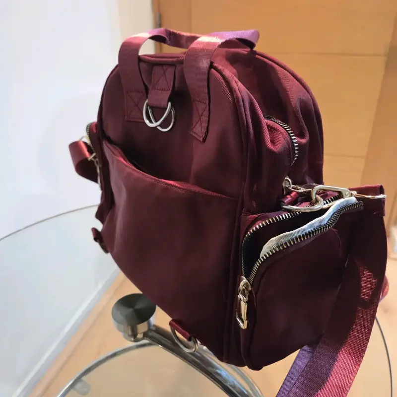 Bolso bandolera burdeos con múltiples compartimentos - 2