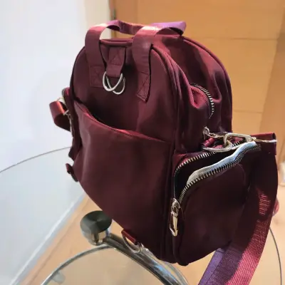 Bolso bandolera burdeos con múltiples compartimentos - miniatura 2