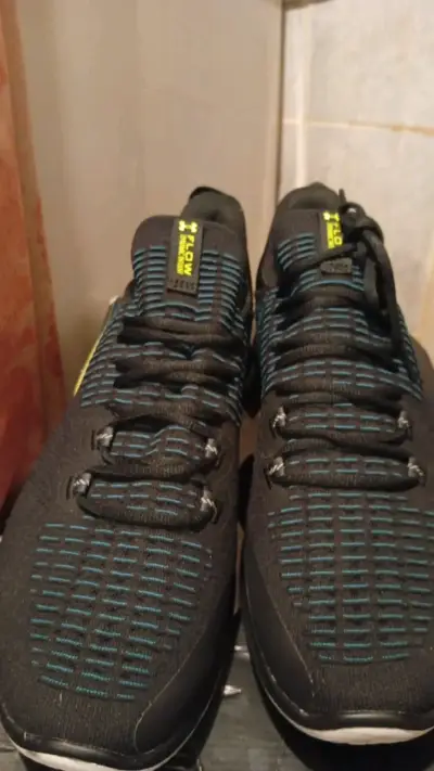 Zapatillas deportivas Under Armour Flow negras - miniatura 1