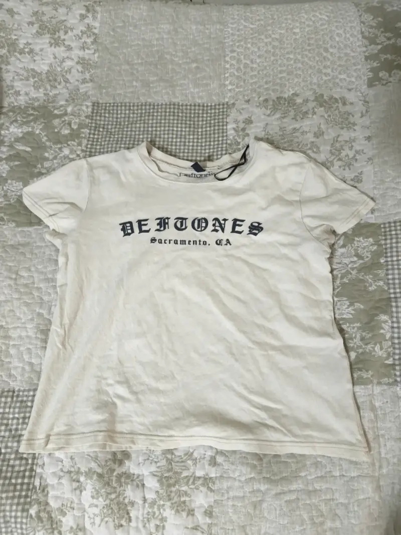 Polera Deftones blanca unisex