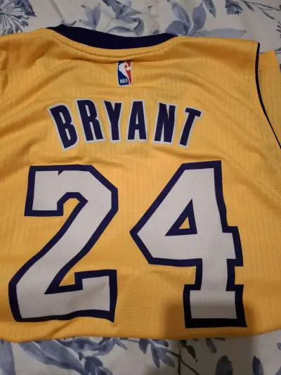 Camiseta NBA Lakers Kobe Bryant Amarilla Talla L - miniatura 2