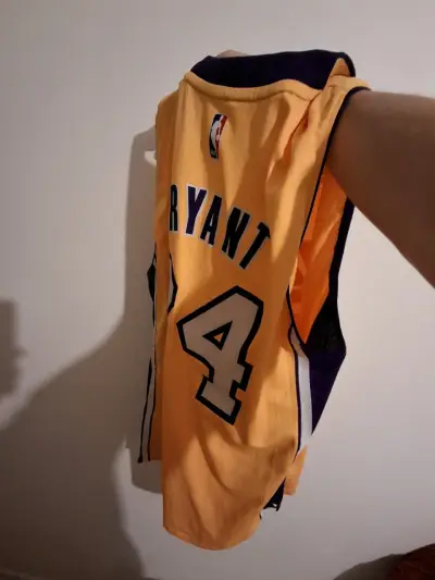 Camiseta NBA Lakers Kobe Bryant Amarilla Talla L - miniatura 4