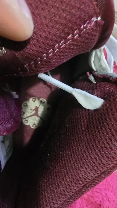 Zapatillas Nike Air Jordan blancas y burdeos - miniatura 5