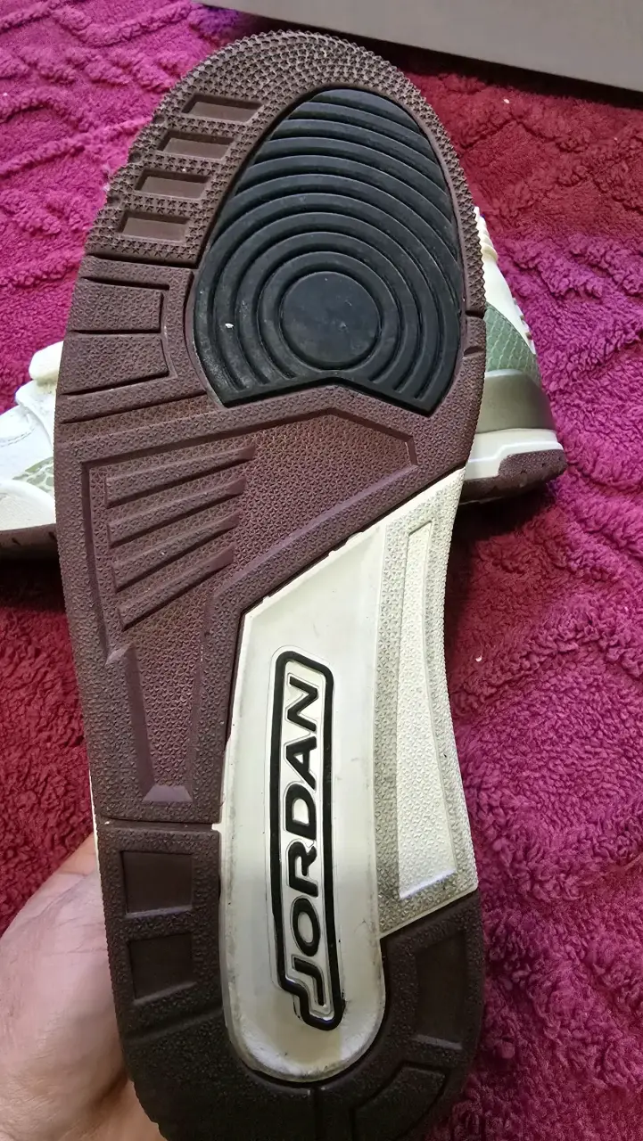 Zapatillas Nike Air Jordan blancas y burdeos - 6