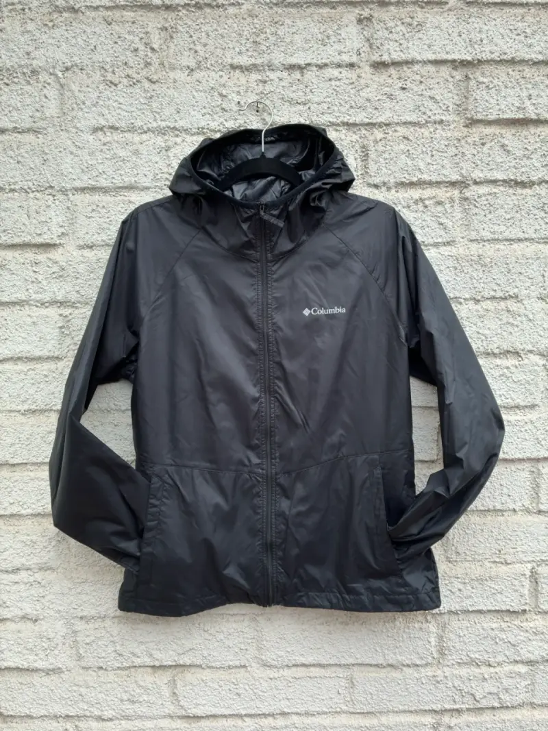 Chaqueta impermeable Columbia negra con capucha - 1