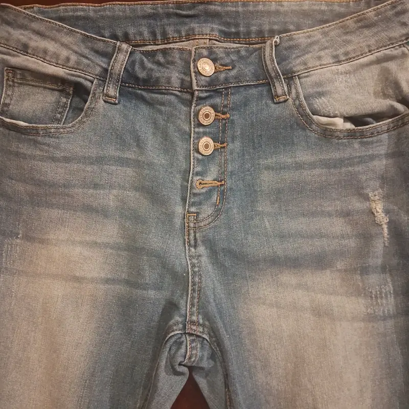 Jeans acampanados desgastados para mujer - 3
