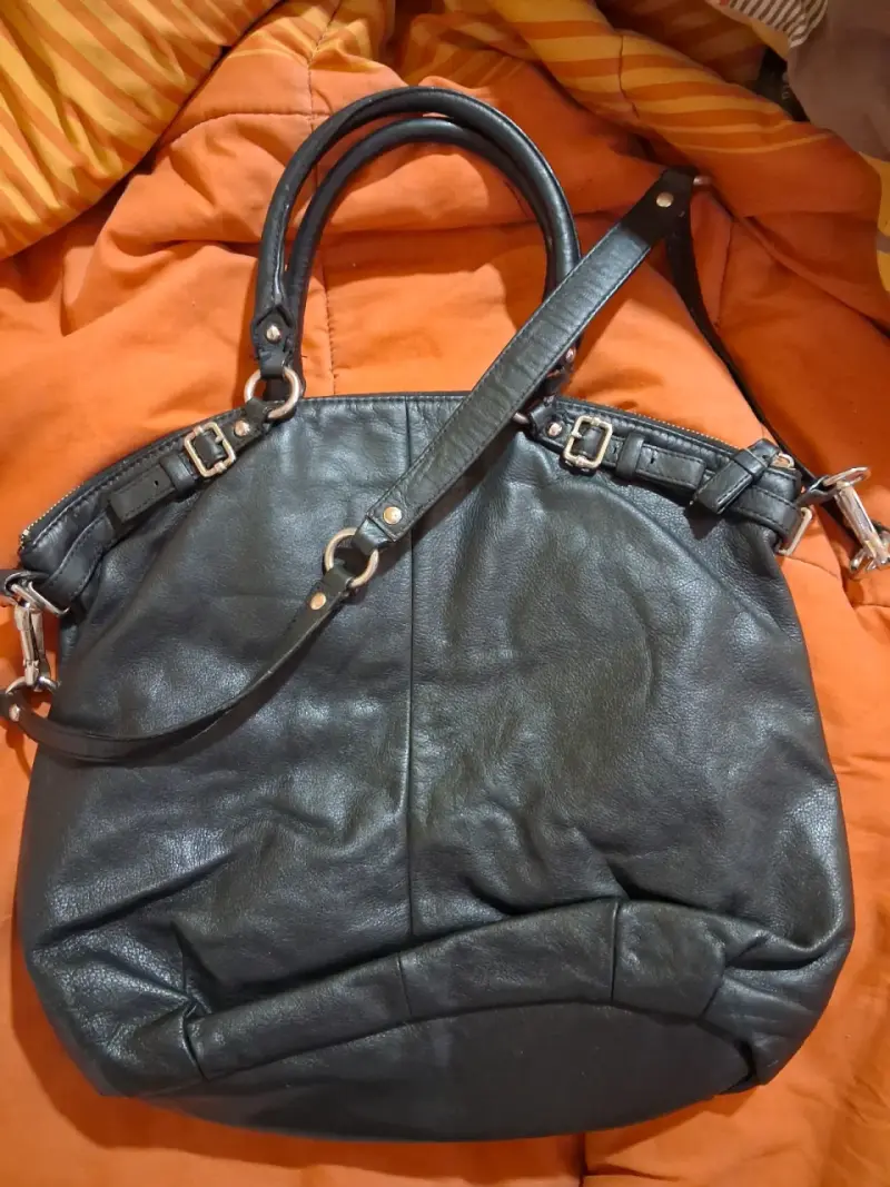Bolso de cuero negro Coach con asas - 2