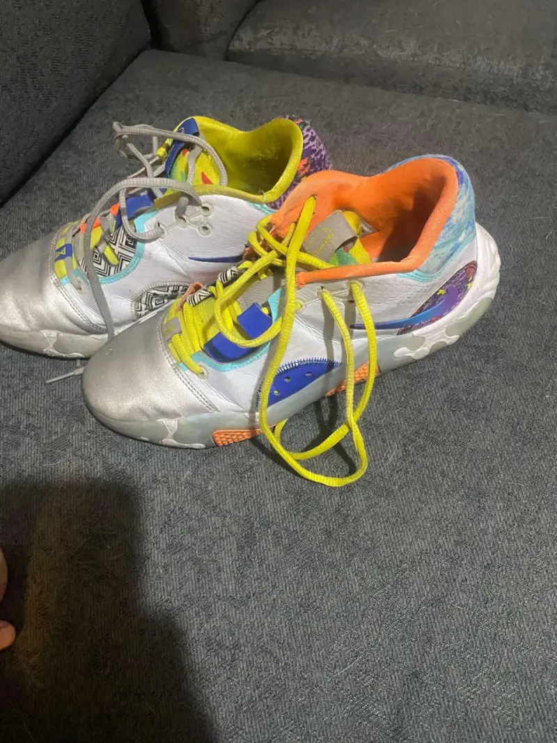 Zapatillas deportivas multicolor Nike en buen estado - 2