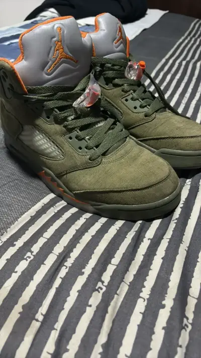 Zapatillas Air Jordan 5 Retro Verde Oliva - miniatura 1