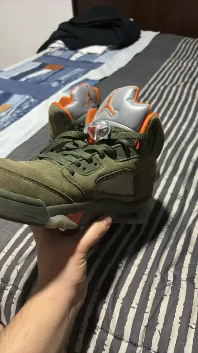 Zapatillas Air Jordan 5 Retro Verde Oliva - miniatura 4