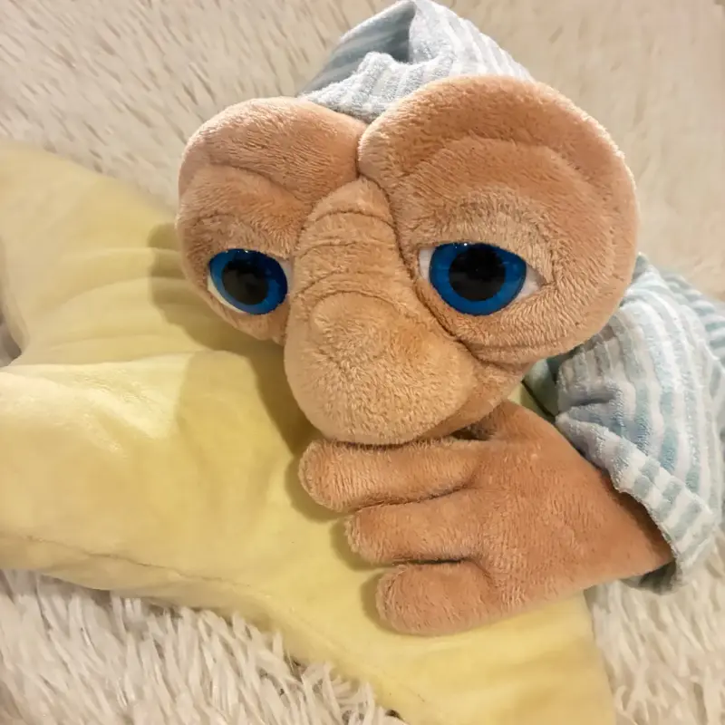 Peluche E.T. con Pijama y Almohada - 2