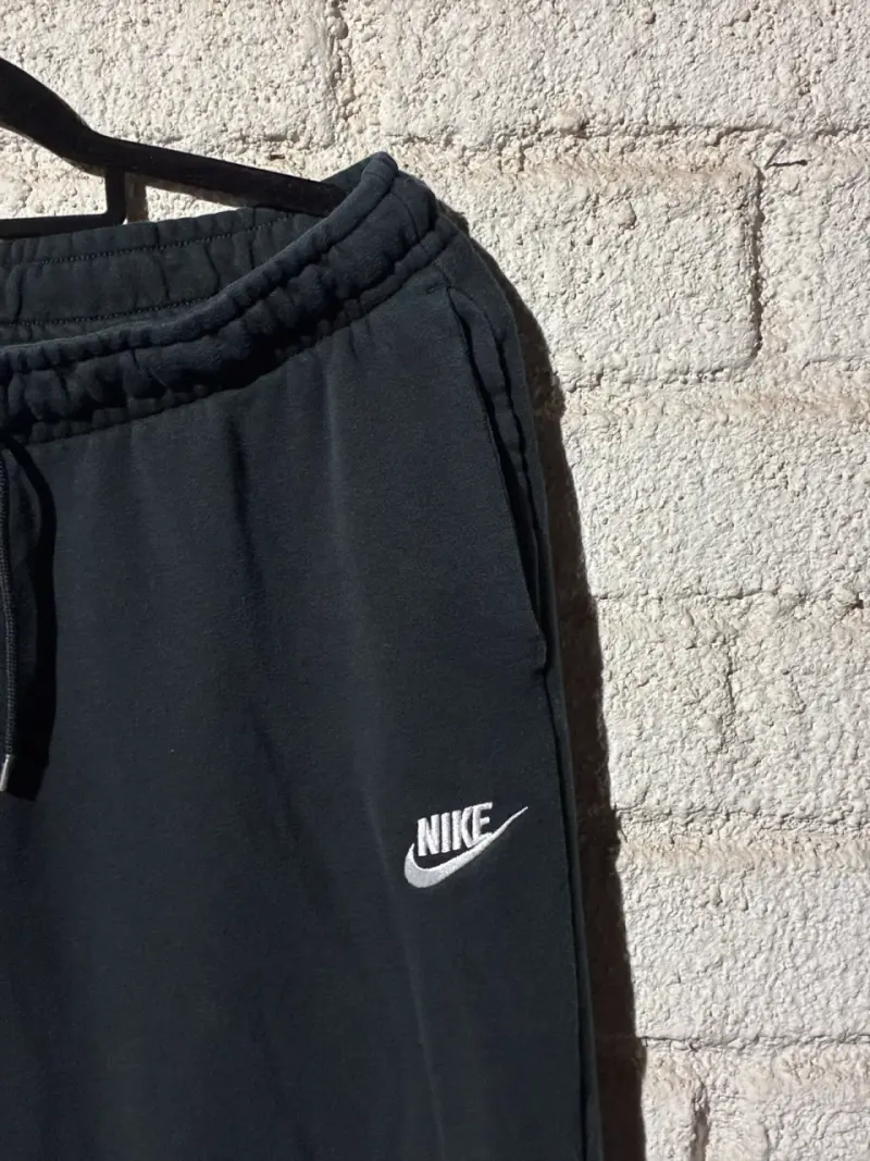 Pantalones deportivos Nike negros para hombre - 2