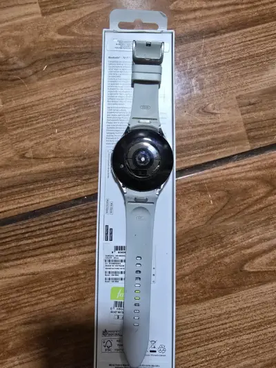 Samsung Galaxy Watch6 Classic con GPS y Wi-Fi - miniatura 3