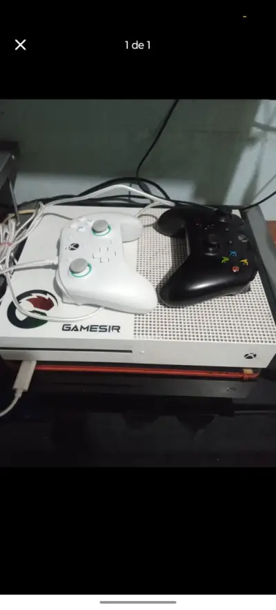 Consola Xbox One S con dos controles - miniatura 1