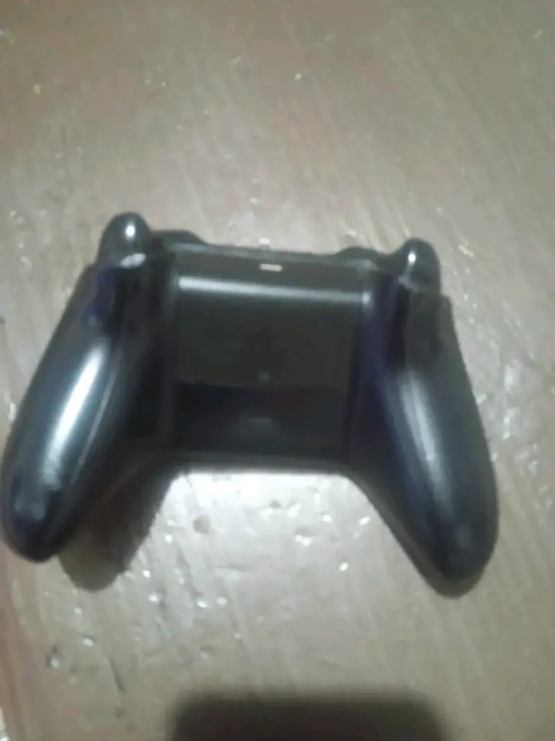 Consola Xbox One S con dos controles - 4
