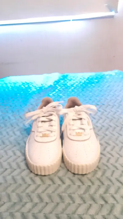 Zapatillas deportivas blancas y beige Puma - miniatura 2