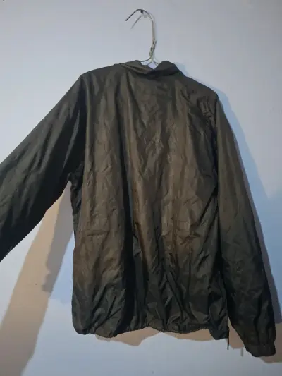 Cortavientos Columbia negra para hombre - miniatura 3