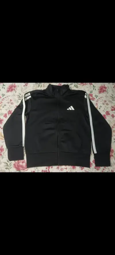 Conjunto deportivo negro Adidas con franjas blancas - miniatura 1