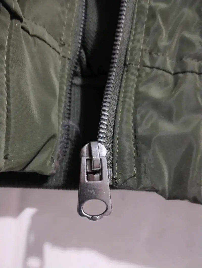 Chaqueta bomber verde oliva estilo vintage - 6
