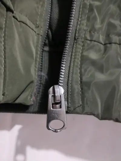 Chaqueta bomber verde oliva estilo vintage - miniatura 6