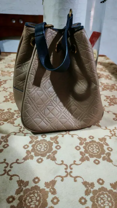 bucket bag acolchado - miniatura 2
