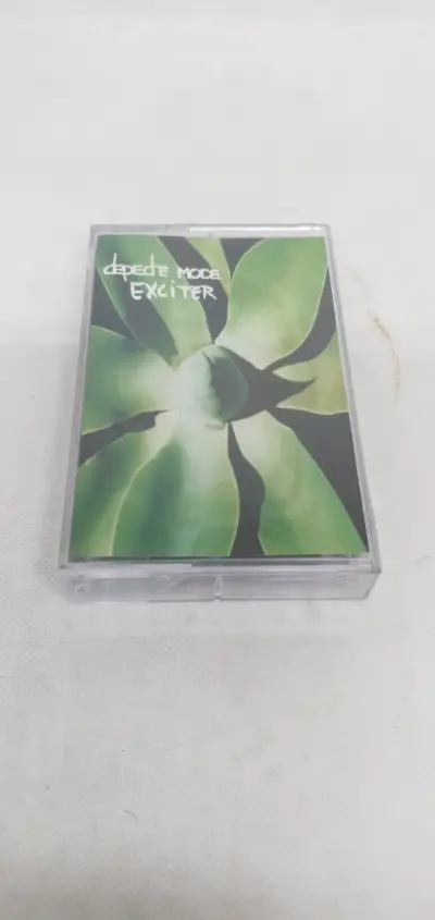 Cassette Depeche Mode Exciter (SELLADO) - miniatura 1