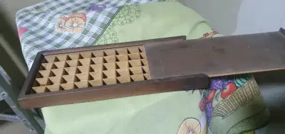 Caja de madera antigua para relojería - miniatura 1