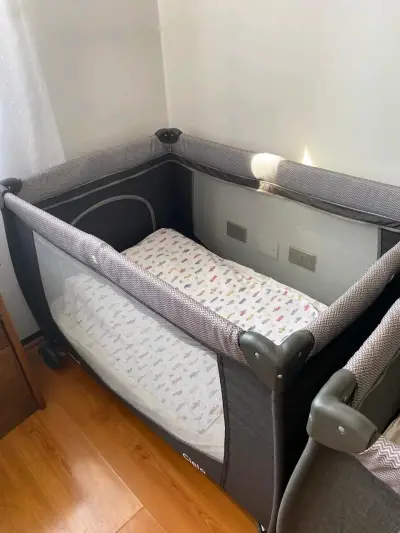 Cuna corral Infanti Cielo gris con ruedas - miniatura 1