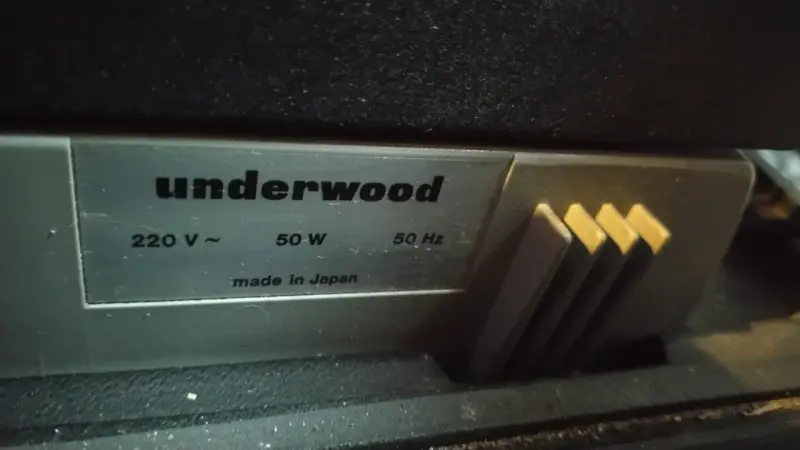 Máquina de escribir Underwood vintage en buen estado - 3