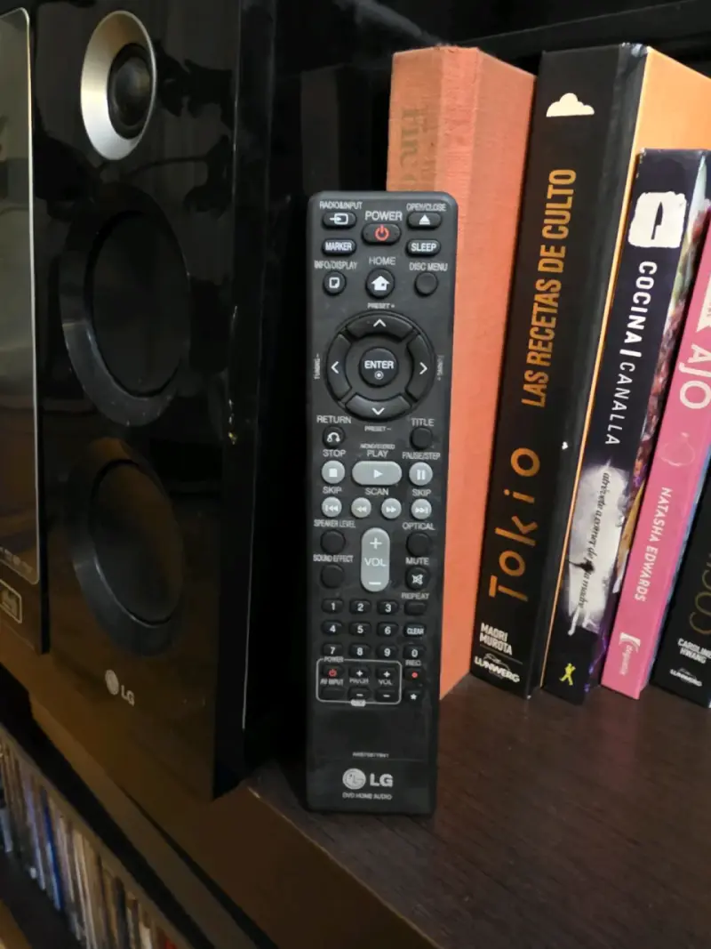 Sistema de sonido LG con control remoto - 2