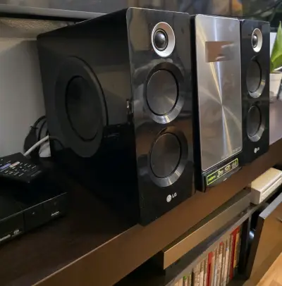 Sistema de sonido LG con control remoto - miniatura 3