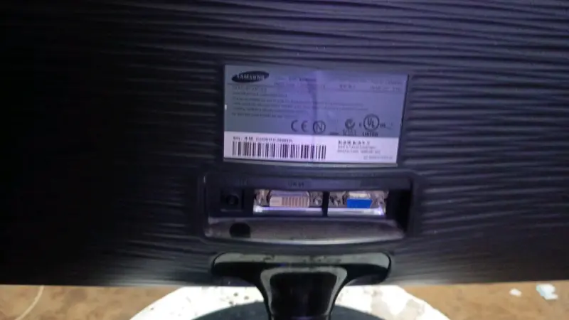Monitor Samsung de 19 pulgadas en buen estado - 2