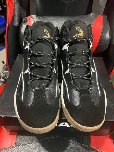 Zapatillas deportivas negras con detalles blancos - miniatura 4