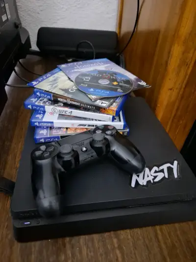 Consola PS4 con control y juegos incluidos - miniatura 1