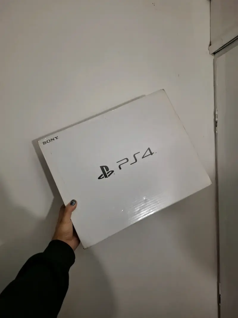 Consola PS4 con control y juegos incluidos - 4