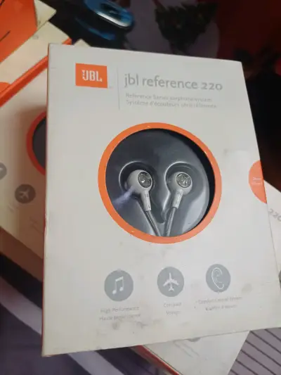 Auriculares JBL Reference 220 de alta calidad - miniatura 1
