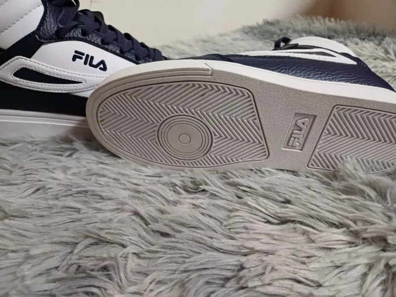 Zapatillas deportivas Fila blancas y negras - 2